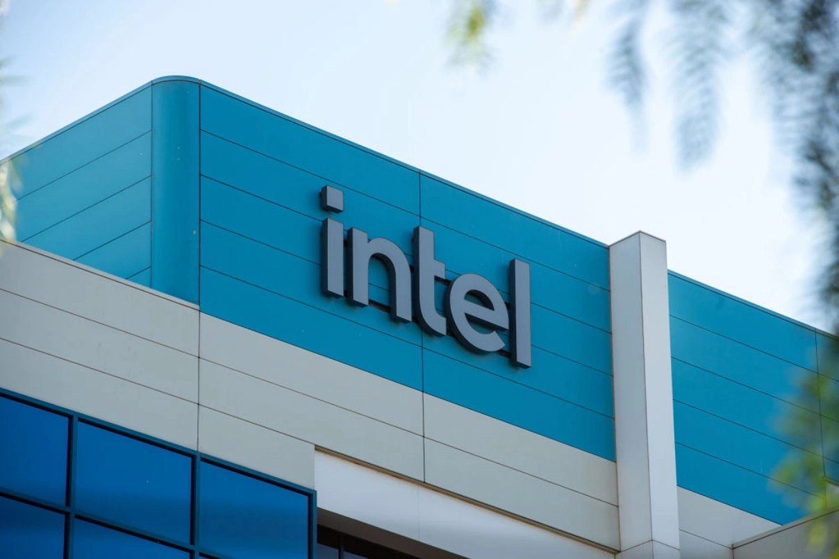 Rủi Ro Tiềm Tàng: Intel Nêu Mối Lo Khi Chính Phủ Mỹ Sở Hữu 10% Cổ Phần