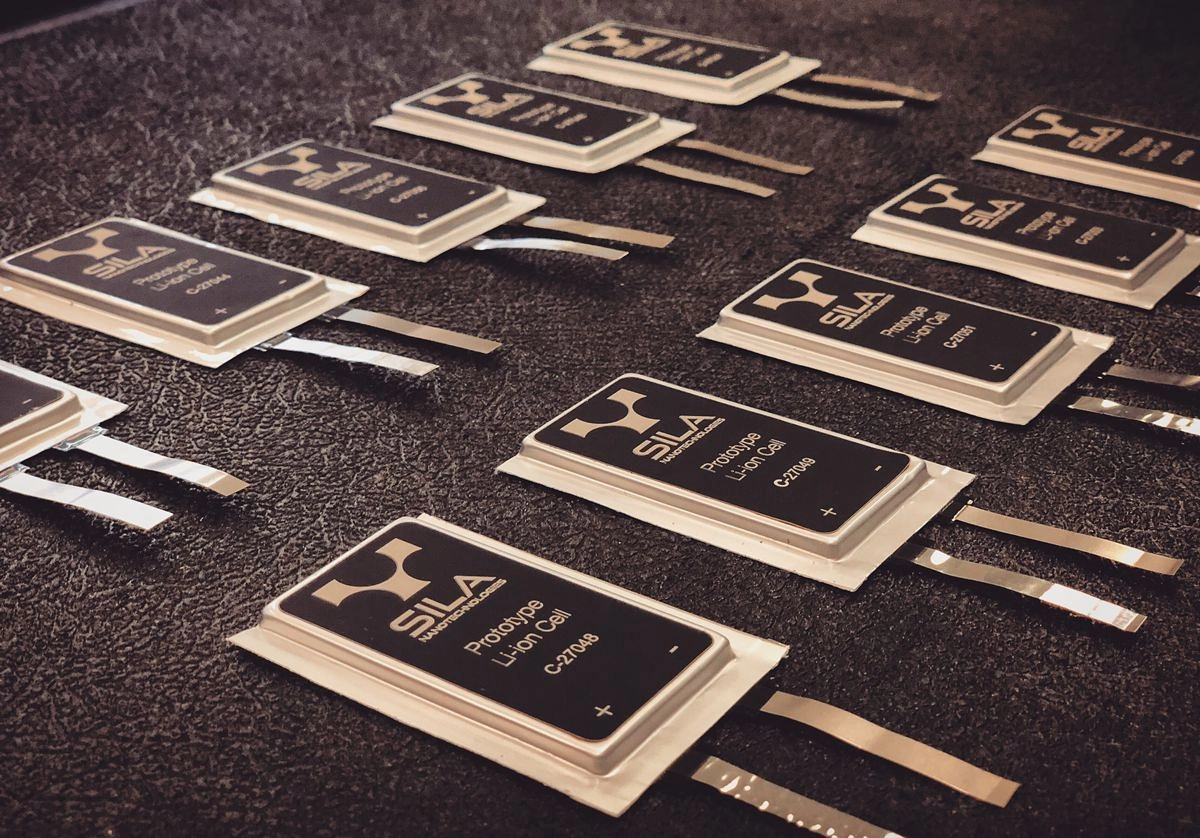 Pin Silicon-Carbon - Cuộc Cách Mạng Smartphone: Vì Sao Thị Trường Mỹ Vẫn Thờ Ơ?