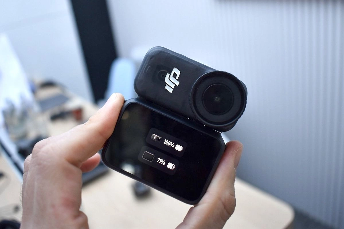 Bạn Sẽ Muốn Gắn Camera Hành Động Cỡ Pin Của DJI Khắp Mọi Nơi
