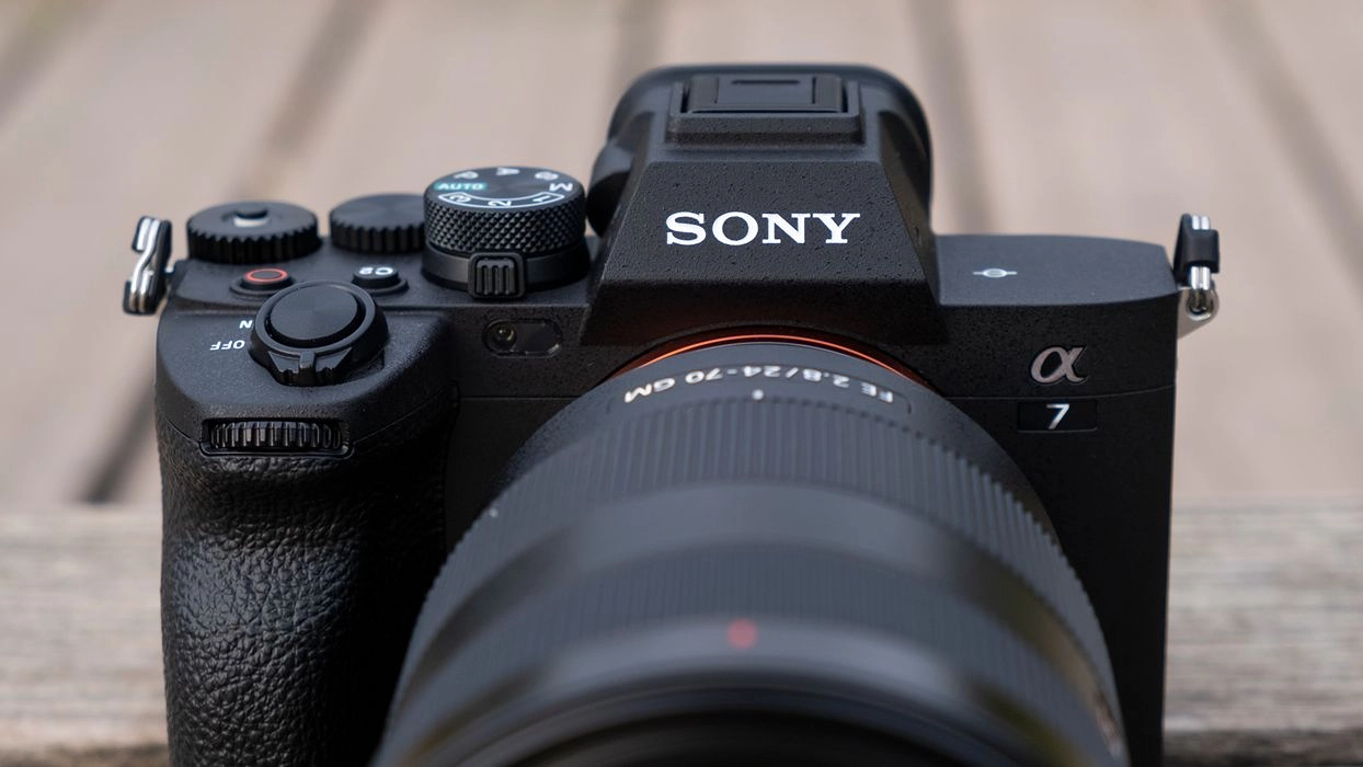 Sony A7 V Cần Gì Để Trở Thành Máy Ảnh Full-Frame Tốt Nhất Năm 2025?