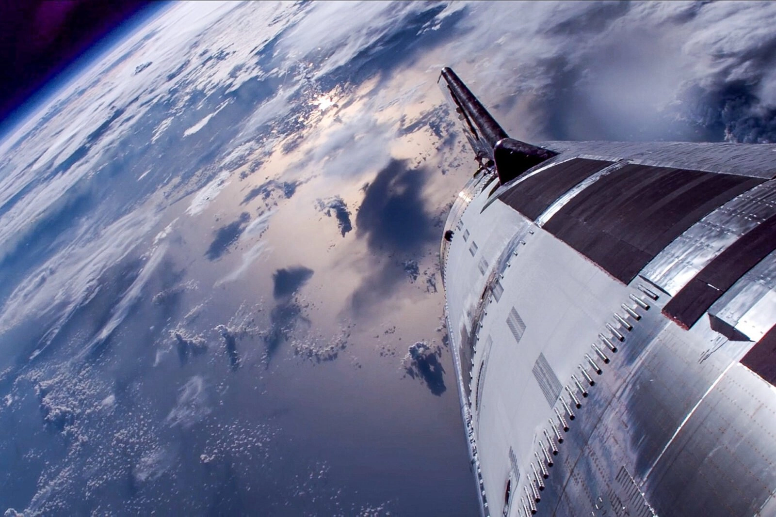 Tàu Vũ Trụ Sẽ Được Đưa 100 Tấn Lên Quỹ Đạo Vào Năm 2026, Musk Tuyên Bố