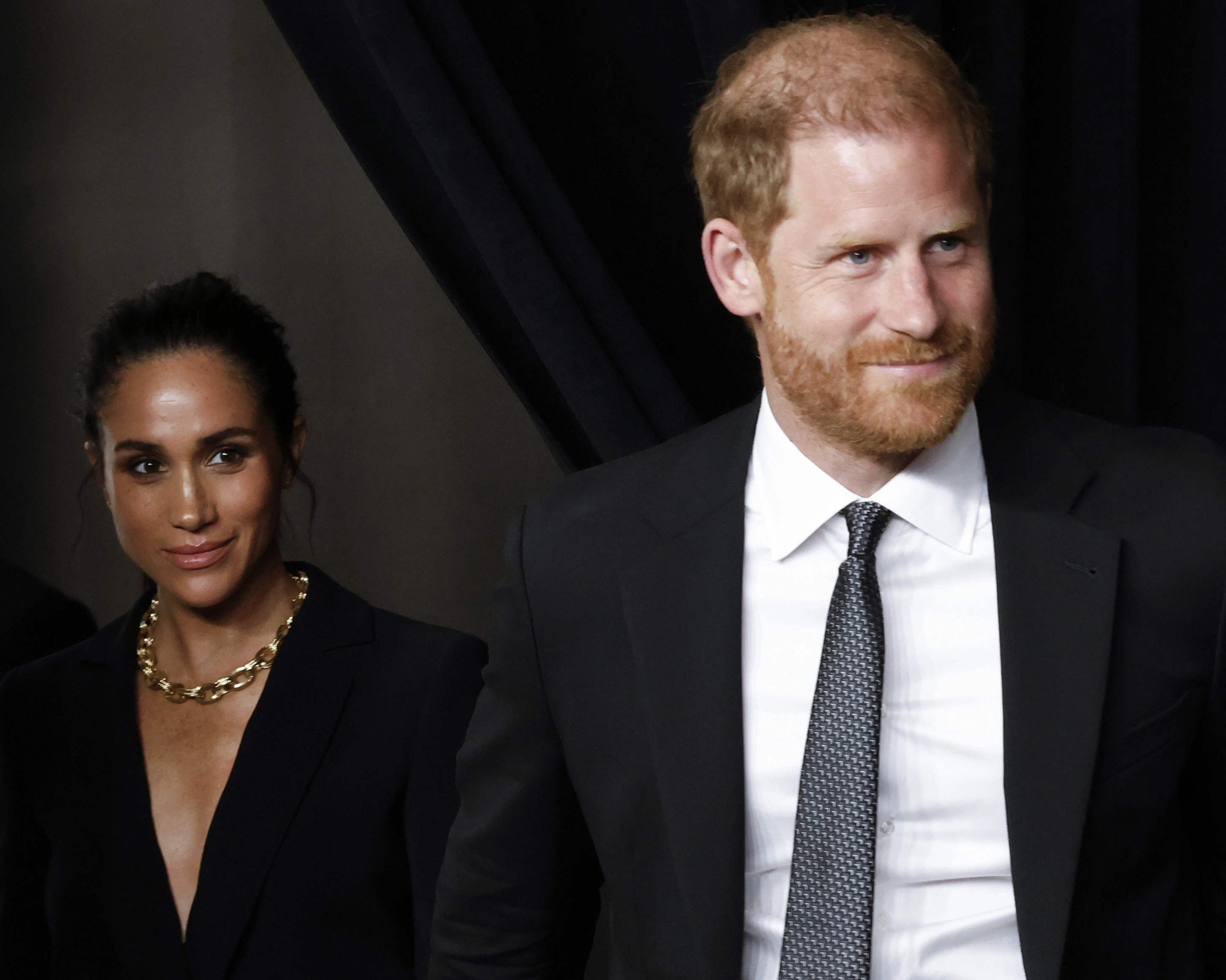 Hoàng Tử Harry Và Meghan Ký Thư Ngỏ Cấm Phát Triển AI Siêu Thông Minh