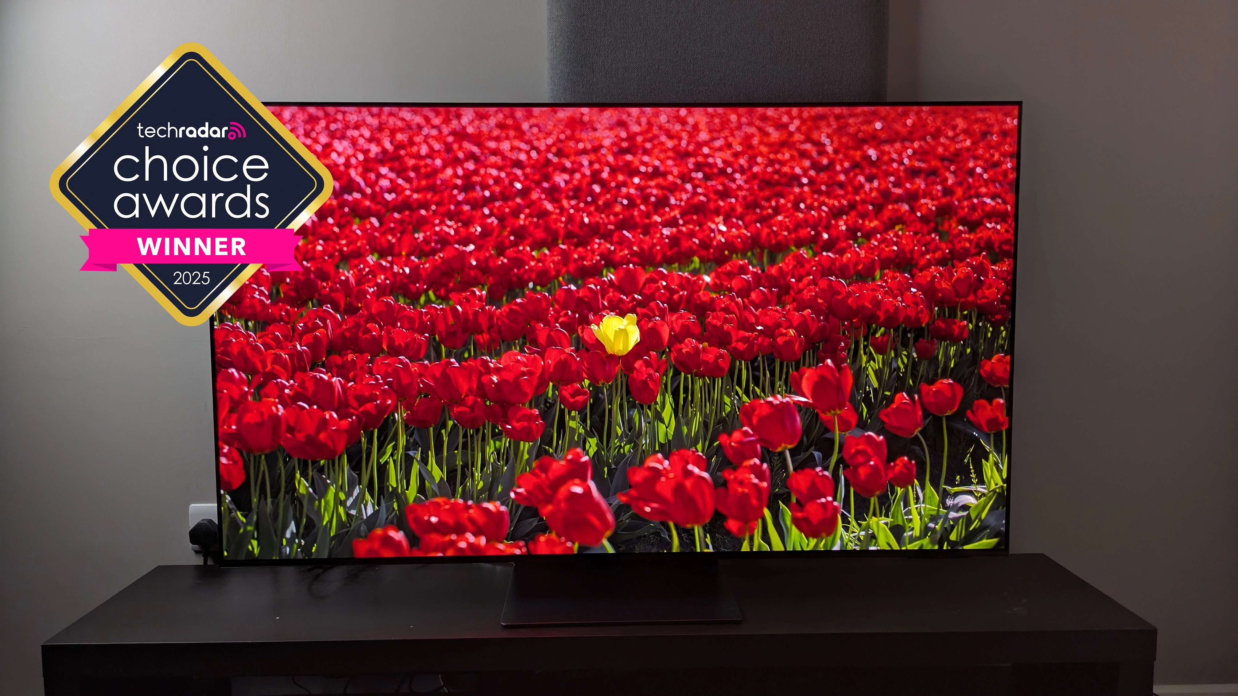 Samsung S95F: TV Tốt Nhất 2025 Vượt Mặt LG Và Sony Như Thế Nào