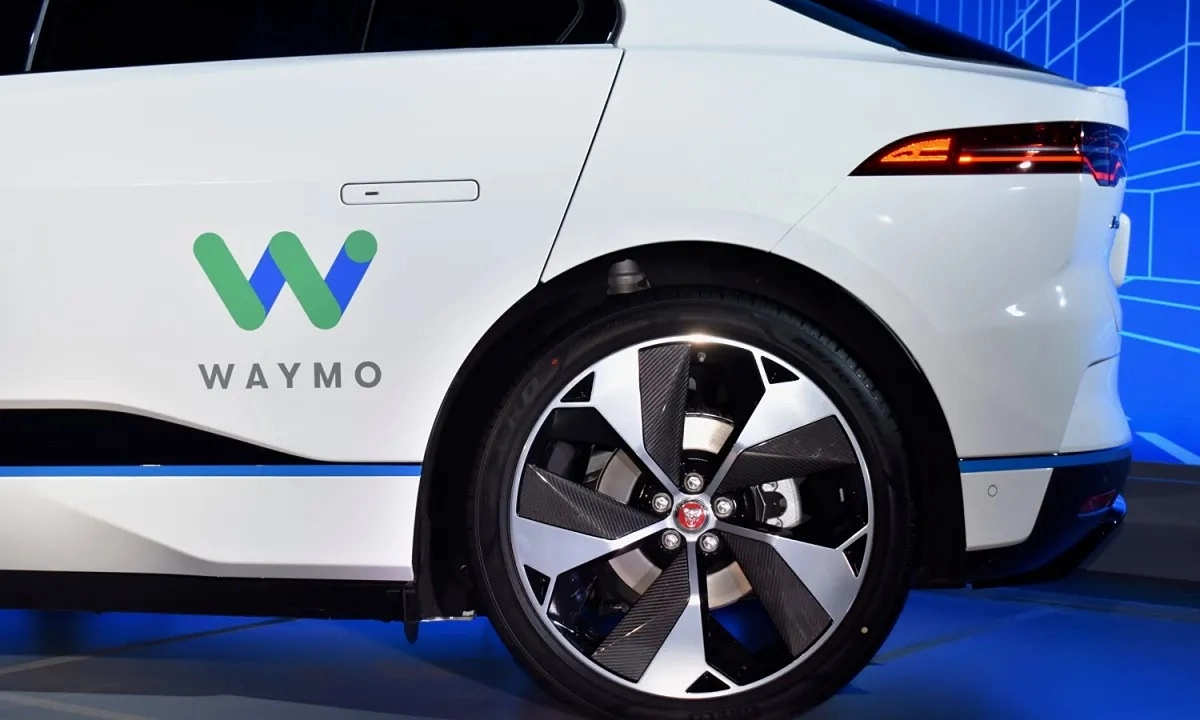 Robotaxi Waymo Đối Mặt 6 Thử Thách Khó Khăn Trên Đường Phố London