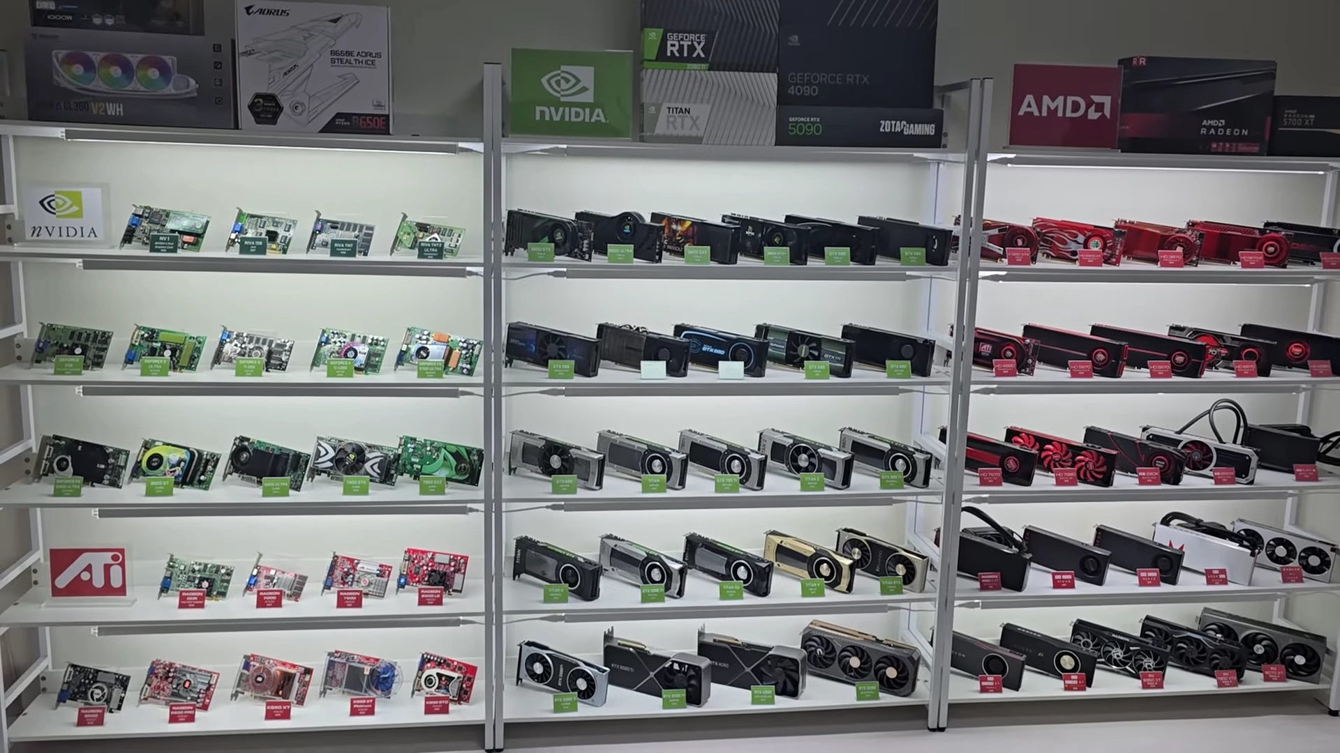 Bộ Sưu Tập GPU Khổng Lồ: Ba Thập Kỷ Tiến Hóa Từ GPU Đầu Tiên Đến Mới Nhất
