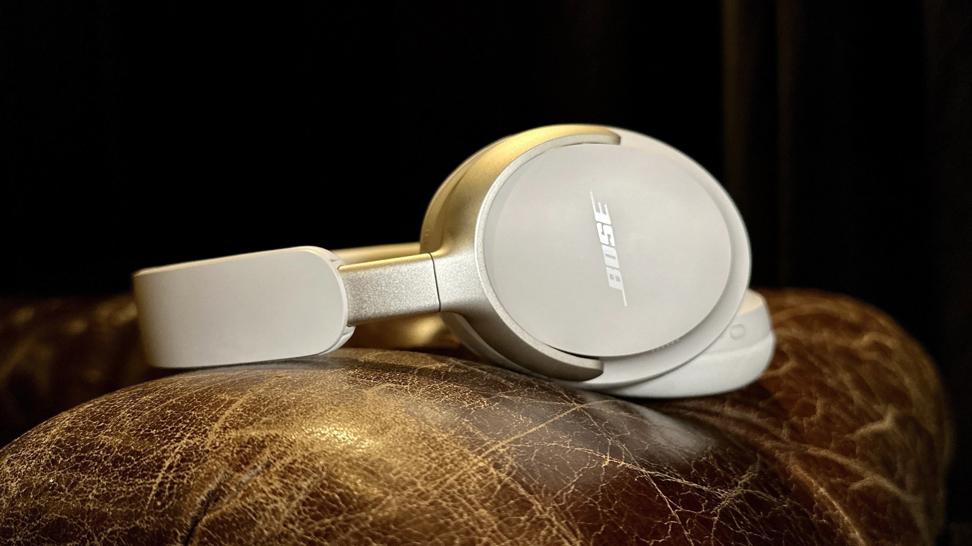 Từ Bỏ Bose QuietComfort Ultra: Cuộc Sống Không ANC An Toàn Hơn