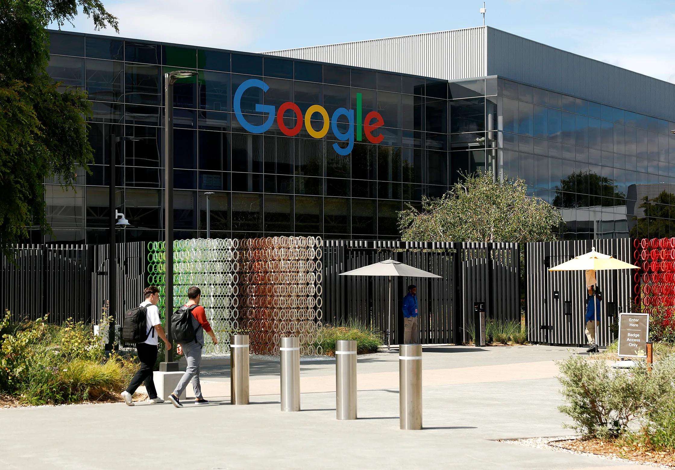 Google Cắt Giảm Nhân Sự Giữa Tranh Cãi Về Mức Lương Và Điều Kiện Làm Việc