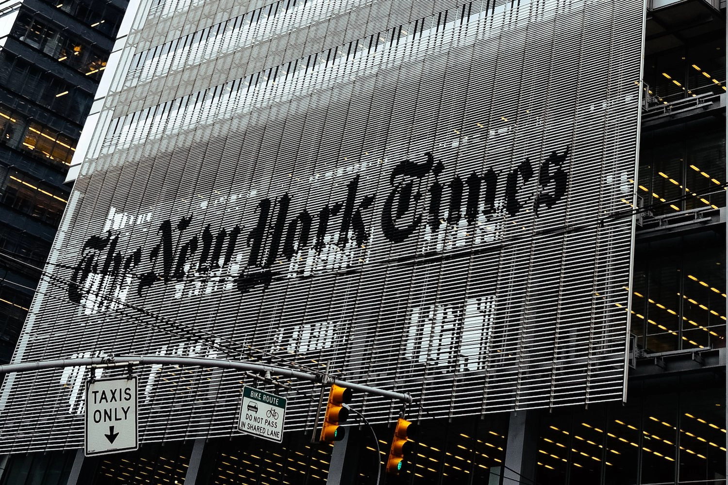 Cuộc Chiến Pháp Lý Giữa New York Times - OpenAI Đang Ngày Càng Căng Thẳng