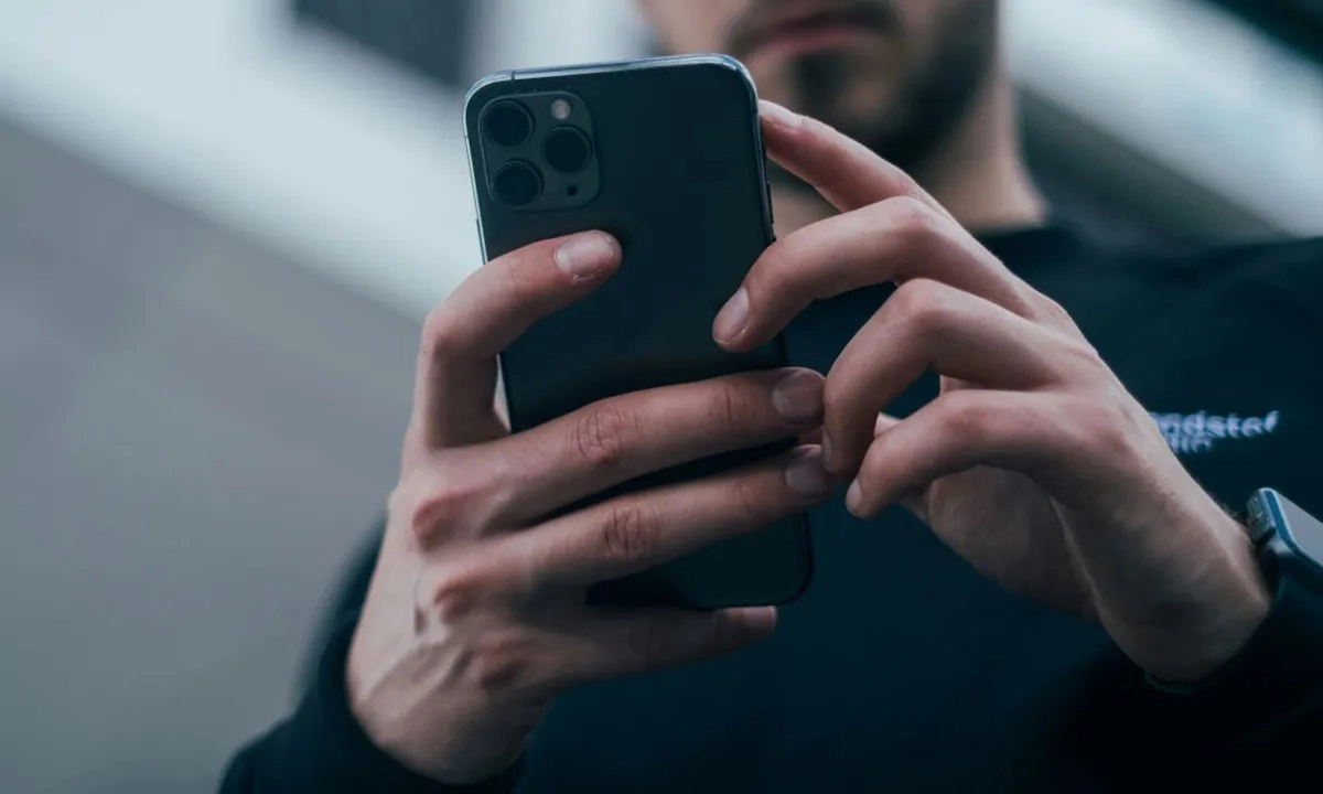 T-Mobile Hợp Tác SpaceX Starlink Mang Dịch Vụ 911 Đến Vùng Không Có Sóng