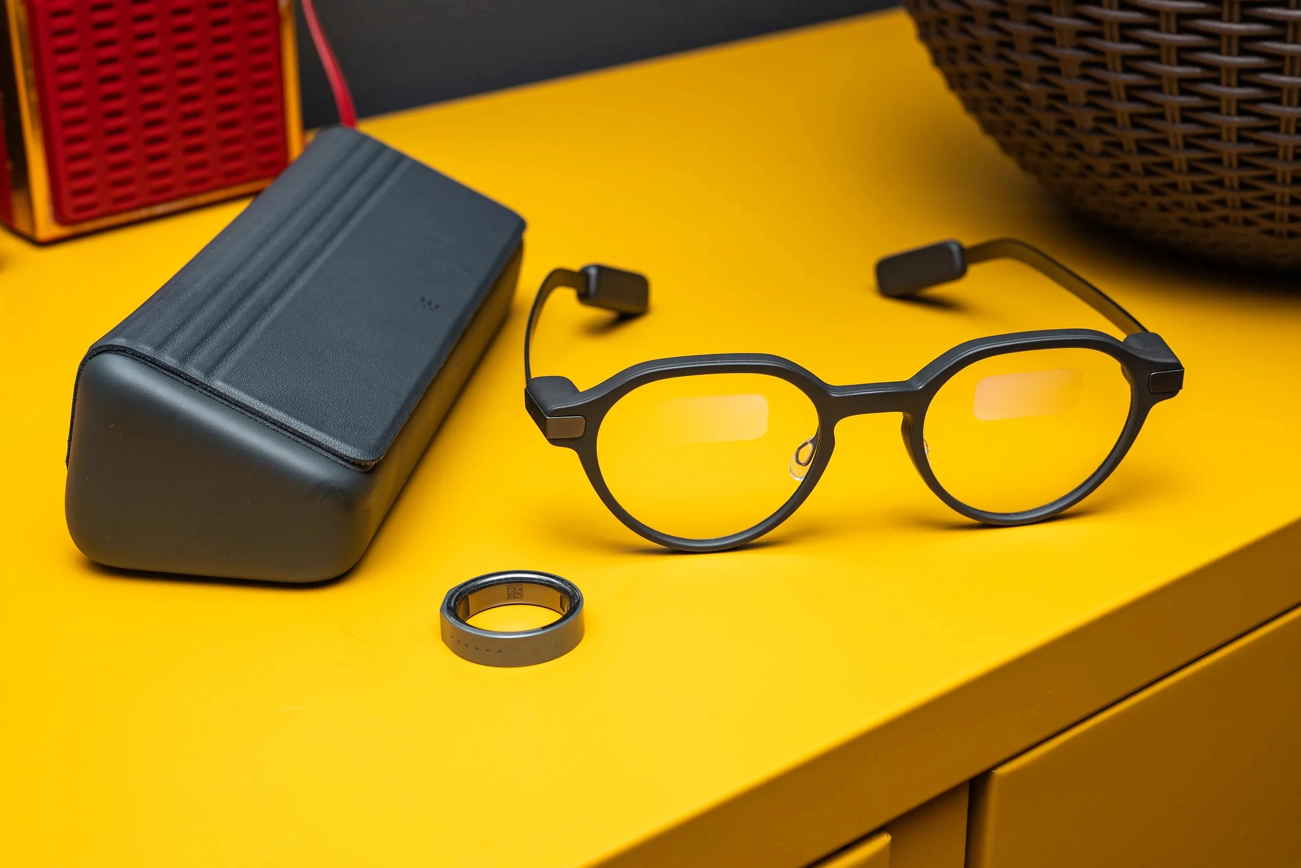 Even Realities Ra Mắt Kính G2 Và Nhẫn R1 Thông Minh Cạnh Tranh Meta