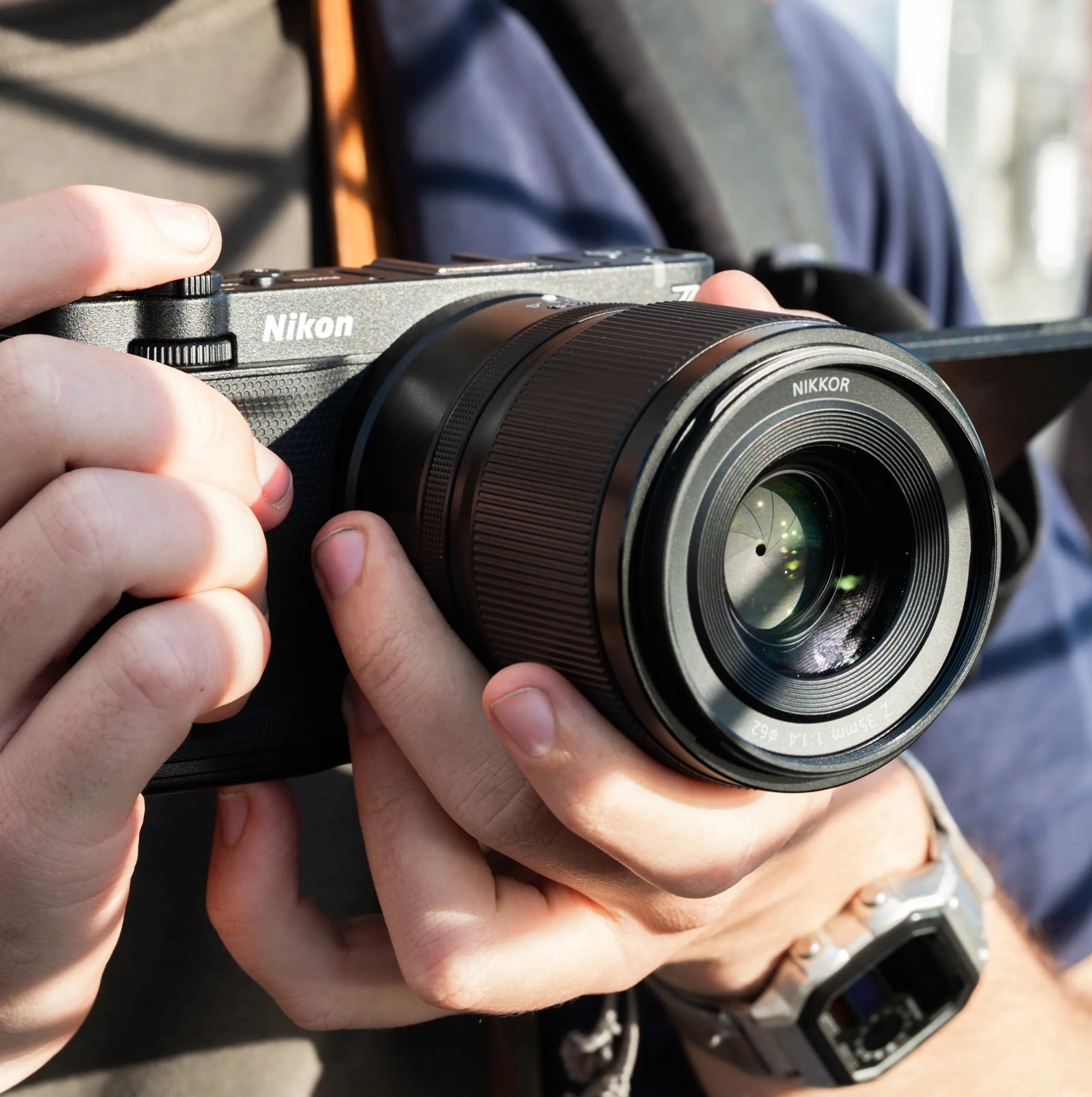 Nikon ZR Tiệm Cận RED Đáng Kinh Ngạc Với Giá Rẻ Hơn Rất Nhiều