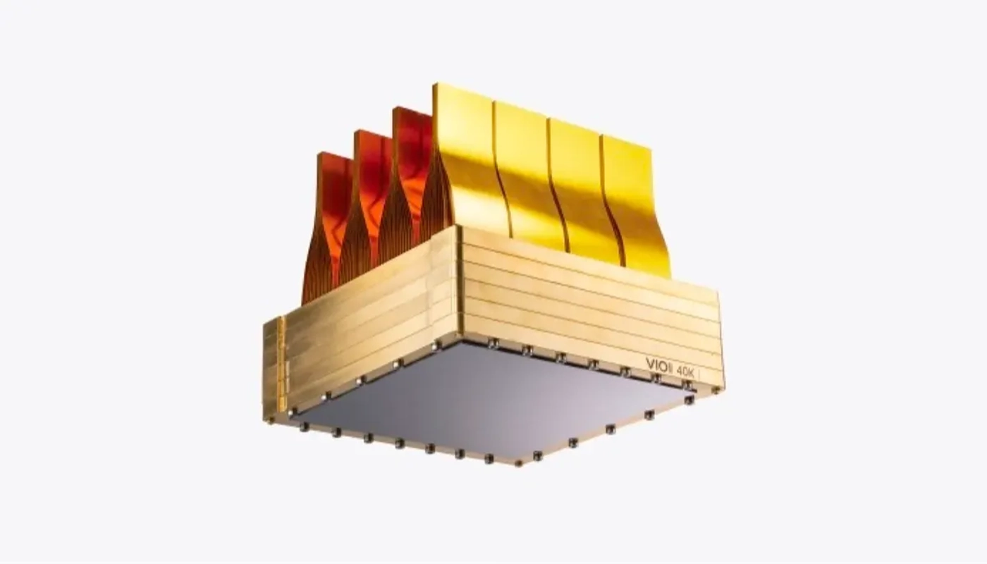 Chip lượng tử 10.000 qubit của QuantWare: “não lượng tử” nhét trong con chip nhỏ hơn đời 100 qubit